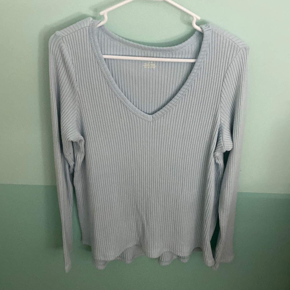 American Eagle sweater shirt